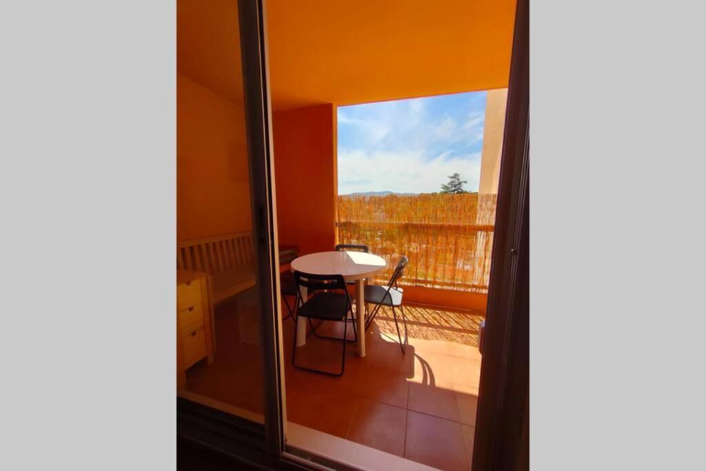 Appartement T2 Bord Et Vue Mer La Ciotat Exterior foto